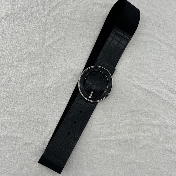 Nine West Accessories - Nine West Black Faux Snake Pink Round Silver Buckle Stretch Belt‎ Size M/L